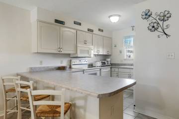 Vacation Rental for 7 Guests in Orange Beach, Mobile Bay, Picture 3