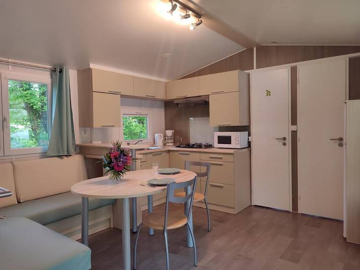 Gîte pour 6 personnes, avec terrasse et jardin à Guenrouet