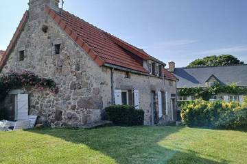 Gîte pour 4 personnes, avec jardin, animaux acceptés à Cosqueville