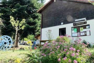 Camping pour 4 Personnes dans Champagnac-le-Vieux, Parc Naturel Régional Livradois-Forez, Photo 4