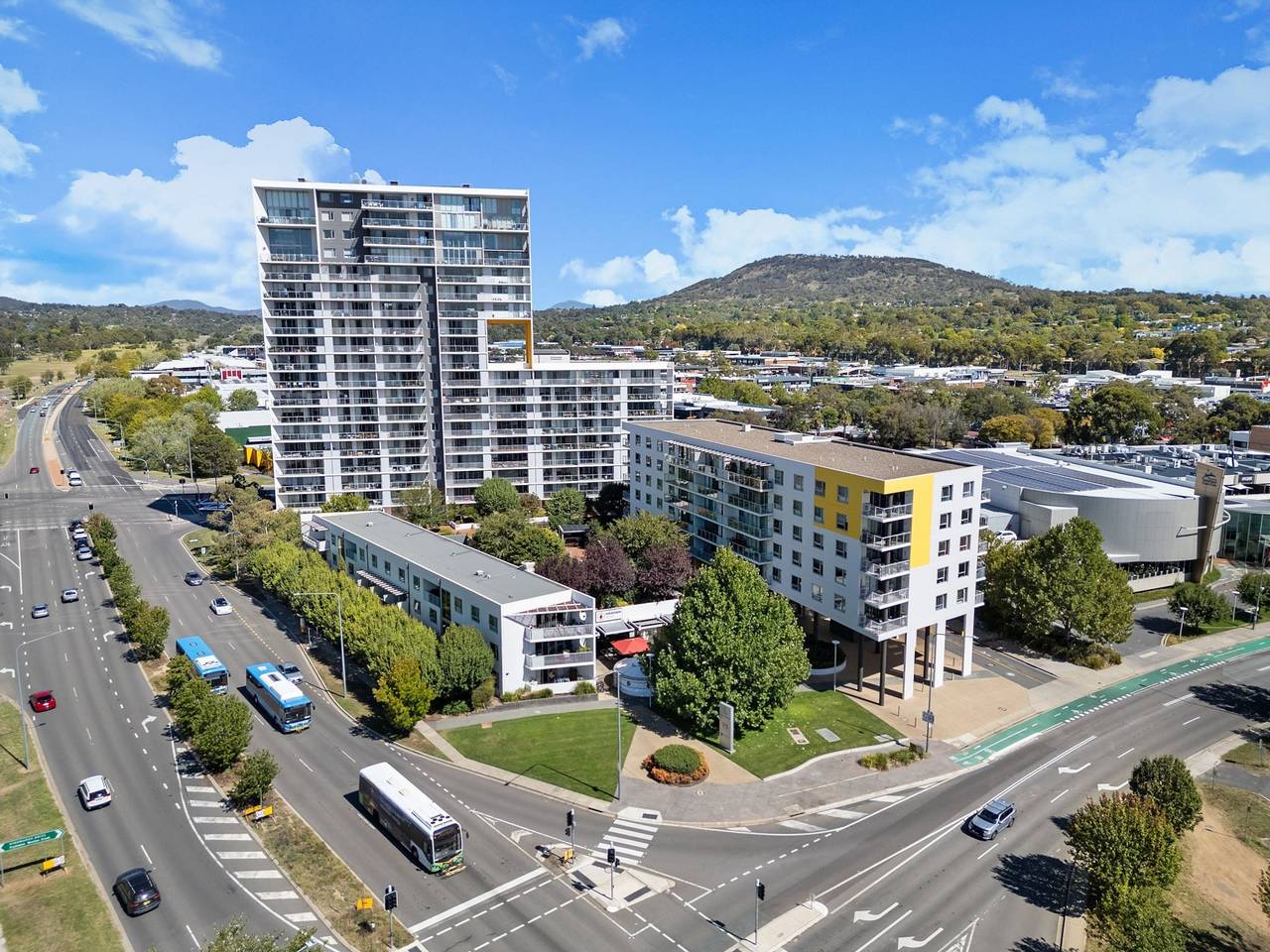 Ganze Wohnung, Komfortables 1-Bett-Apartment mit Balkon in Woden, Canberra