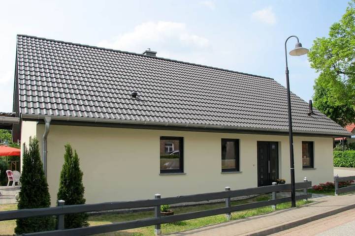 Ferienhaus für 8 Personen, mit Terrasse und Garten
