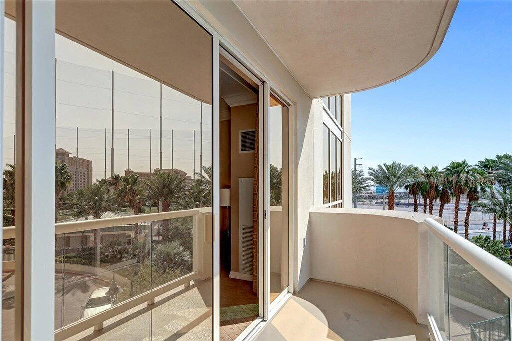 Ganze Wohnung, Mgm Grand Signature Luxury Corner Suite Condo- 1Br / 2Ba with a balcony in Las Vegas Strip, Paradise