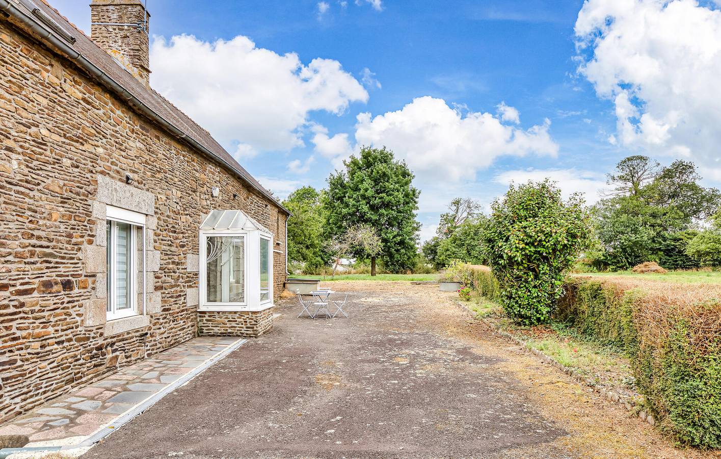 Appartement confortable avec jardin et parking, à 2 km de Saint-Ouen-la-Rouërie in Montanel, Région d'Avranches