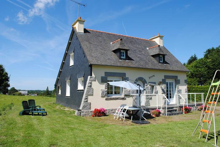 Gîte pour 4 personnes, avec Terrasse ainsi que Jardin et Vue à Saint-Laurent