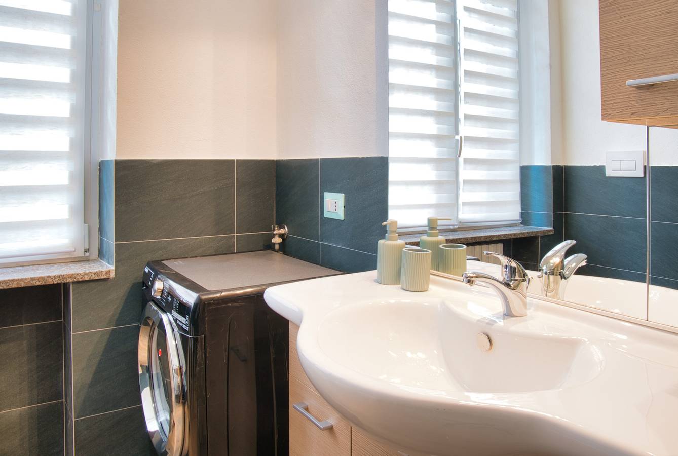 Entire apartment, Traveler's Retreat in Lecco in Lecco, Prealpi Bergamasche Occidentali