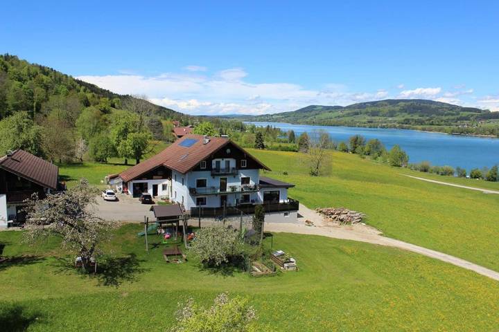 Studio für 3 Personen, mit Balkon und Terrasse sowie Garten und Ausblick in Irrsee