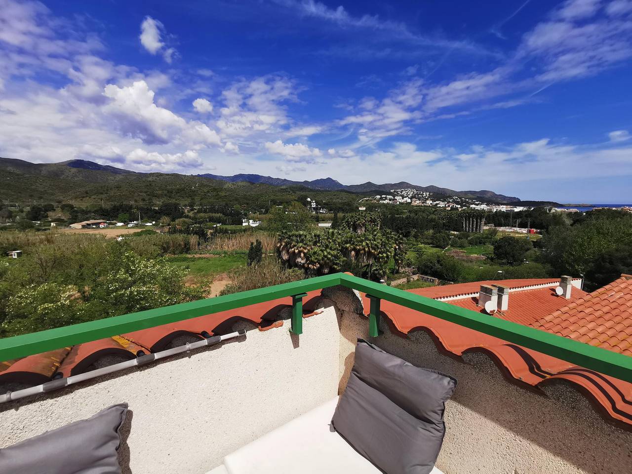 Apartamento entero, Ático con Terraza y Piscina en Llançà in Llansá, Alt Empordà