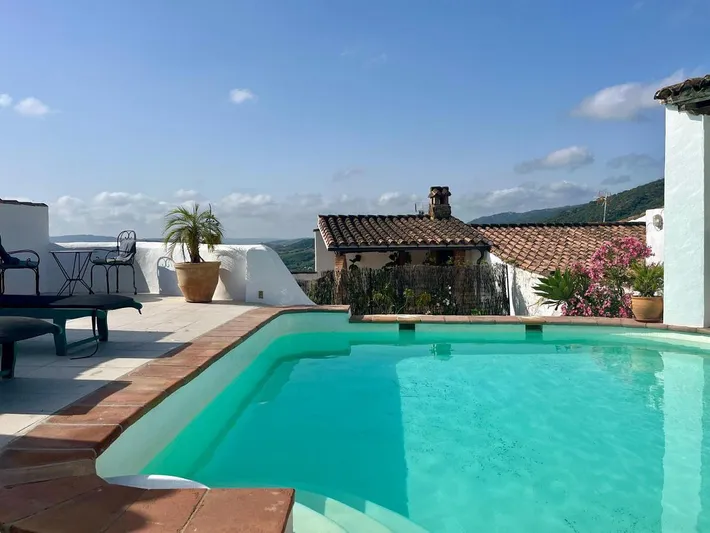Casa de huéspuedes para 3 personas, con terraza y piscina - 1