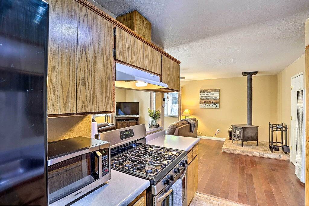 Neu! Basislager Lassen, 13 Mi zum Volcanic Natl Park in Shasta County