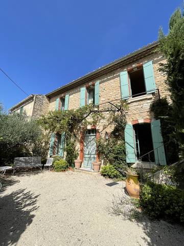 Gîte pour 8 personnes, avec jardin et terrasse à Caromb