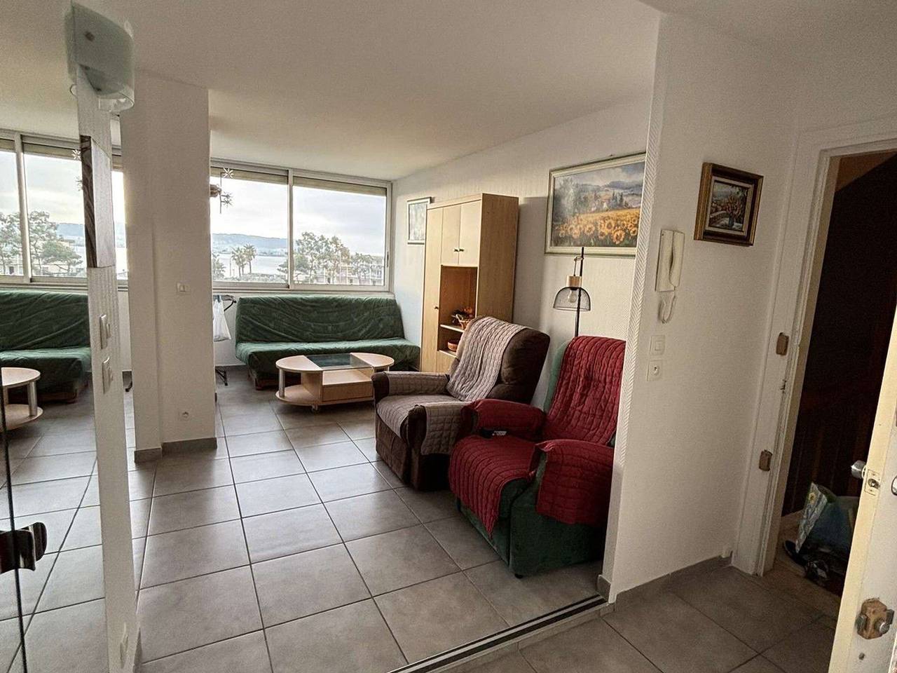 Entire apartment, Bright apartment in Balaruc-les-Bains, pets allowed in Balaruc-les-Bains, Côte d'Améthyste