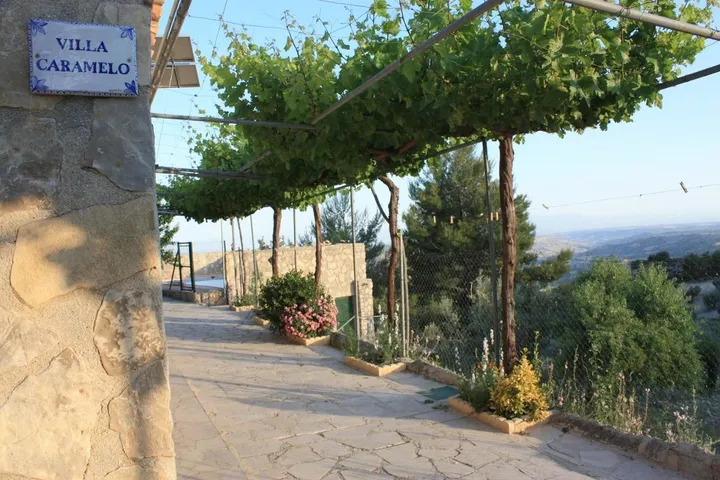 Casa rural para 6 personas, con piscina además de terraza y vistas - 1