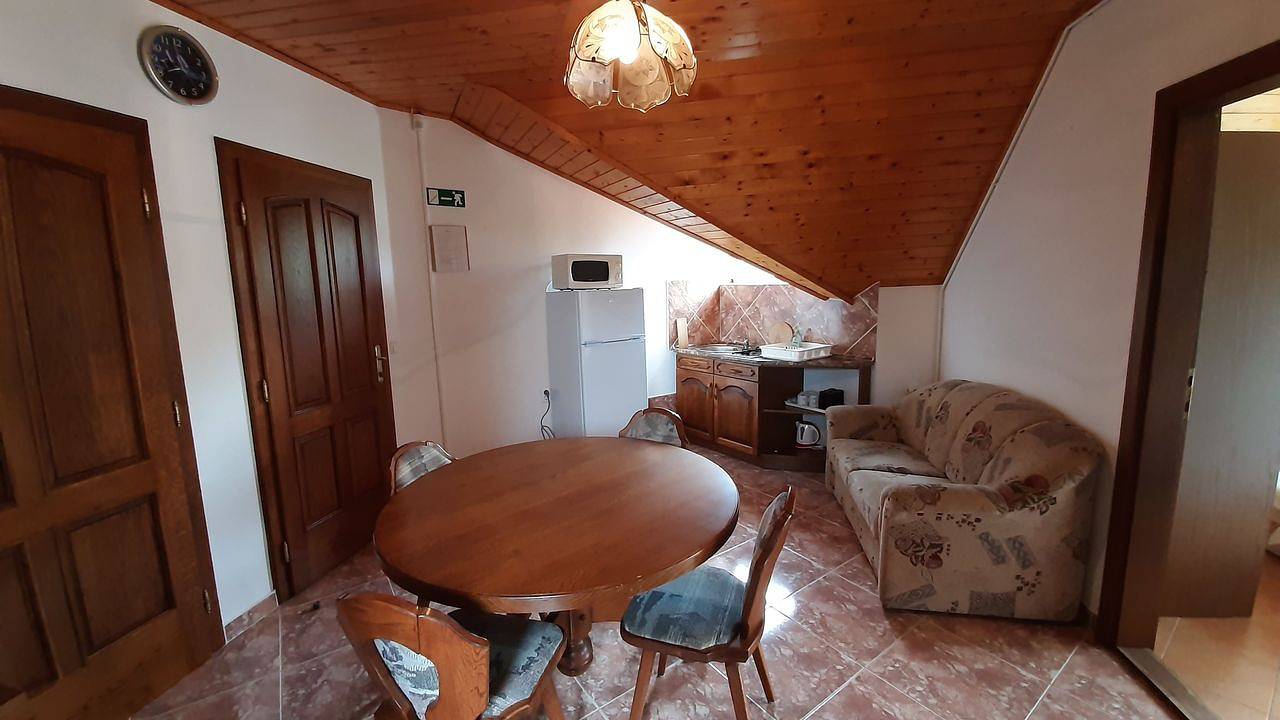 Ganze Ferienwohnung, Ferienwohnung für 4 Personen (40 m²) in Balatonlelle in Balatonlelle, Plattensee Südufer