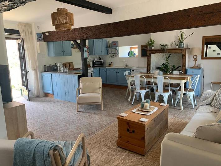 Location de vacances pour 6 personnes, avec piscine et jardin, adapté aux familles à Lussac-les-Églises