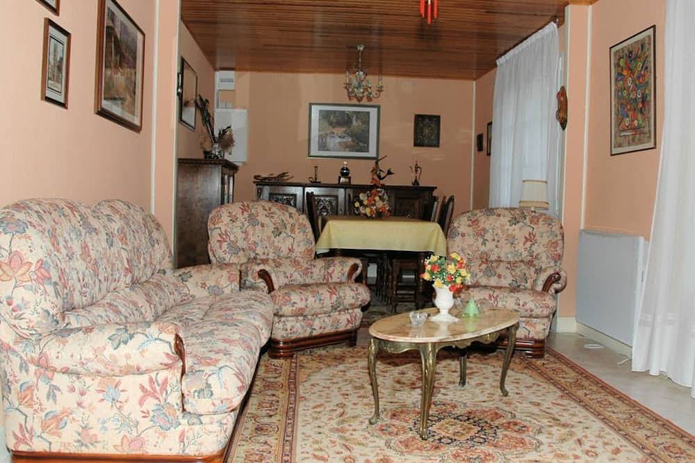 Gîte au cœur des châteaux de la Loire, jardin privé, garage, 2 chambres, proche Chambord et Beauval in Huisseau-sur-Cosson, Région de Blois