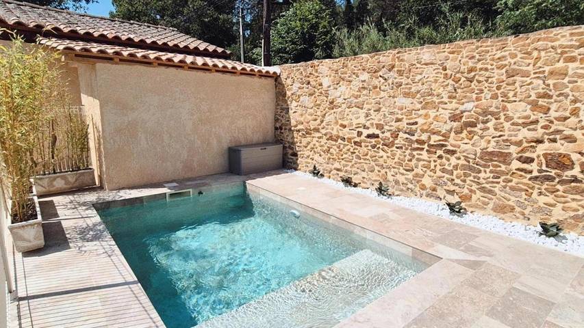 Location de vacances pour 4 personnes, avec sauna et piscine ainsi que jardin et jacuzzi à Piolenc - 2
