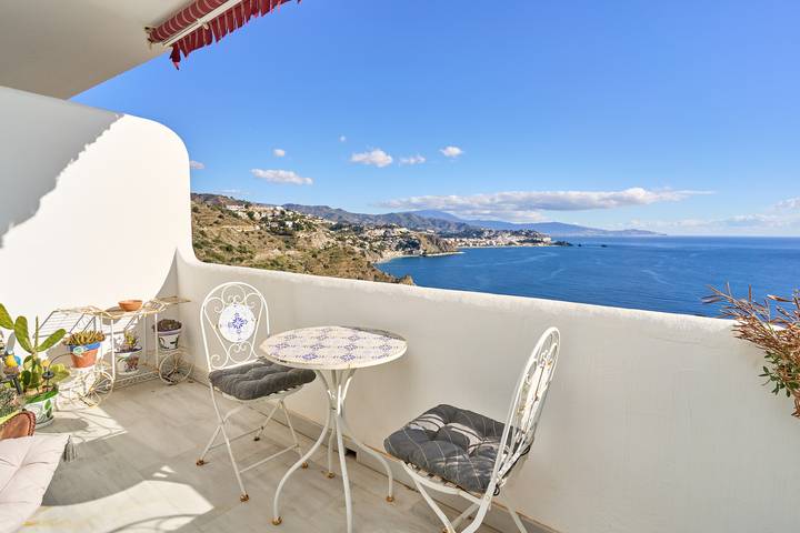 Appartement entier, Appartement 'Vista Al Mar' avec vue sur la mer, Wi-Fi et climatisation in La Herradura, Almuñecar
