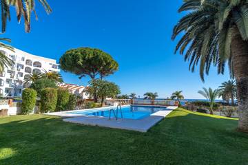 Apartment for 2 People in Playa Carabeo, Nerja, Photo 1