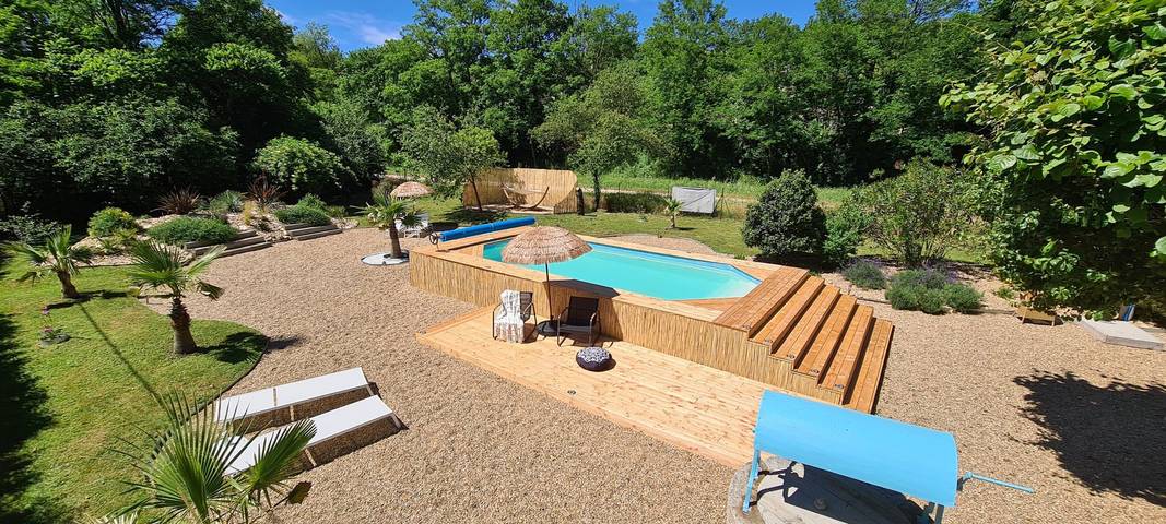 Gîte pour 2 personnes, avec jardin ainsi que terrasse et piscine - 1