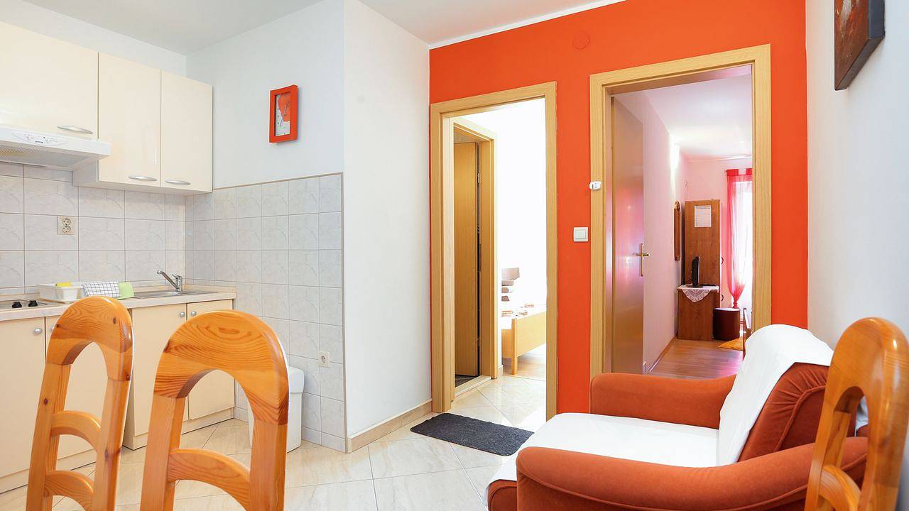 Ganze Ferienwohnung, Ferienwohnung für 6 Personen (45 m²) in Rat in Zivogosce, Makarska Riviera