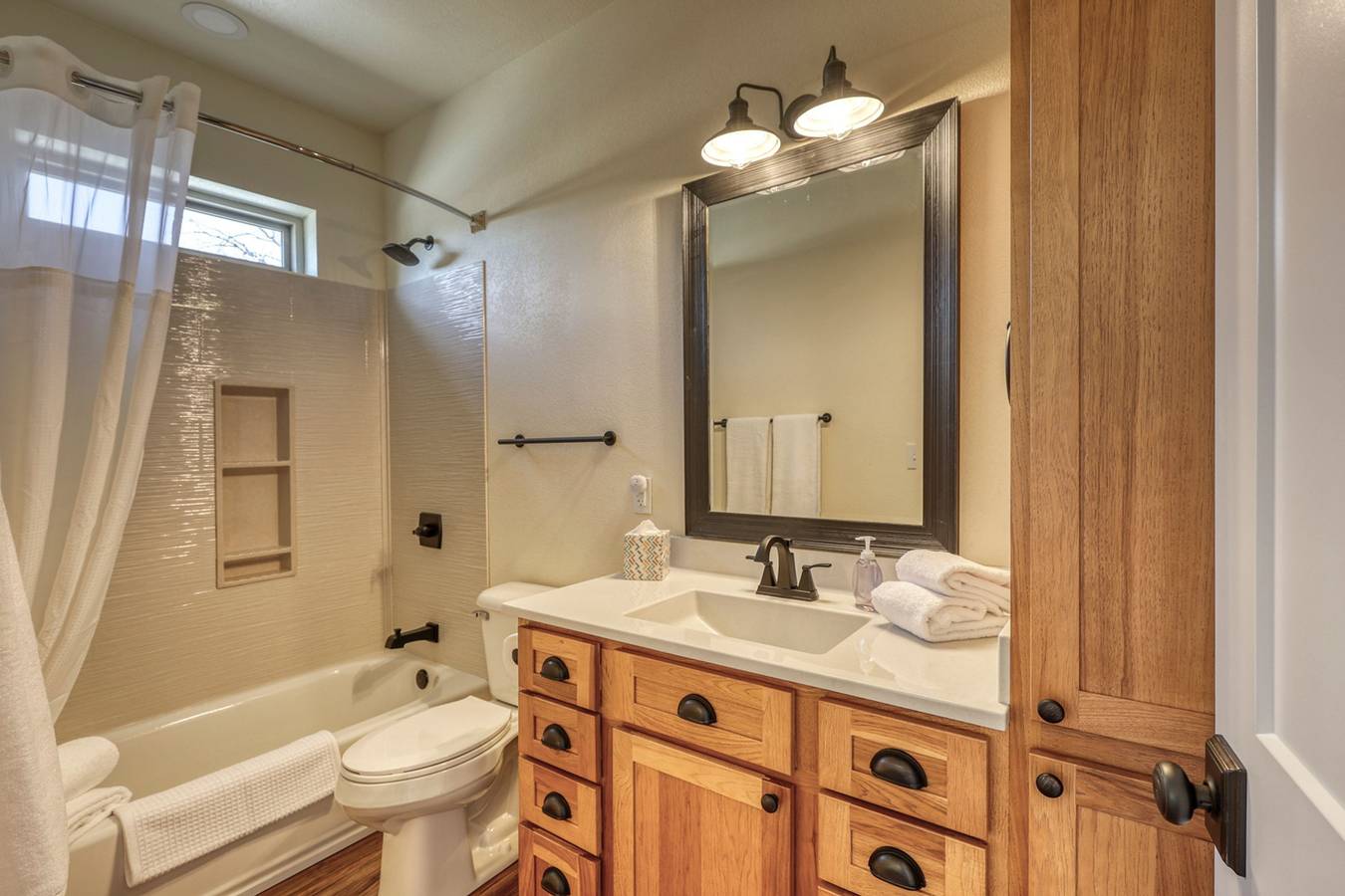 Geheel appartement, "Gold Rush Charm Meets Modern Comfort" in Black Hills
