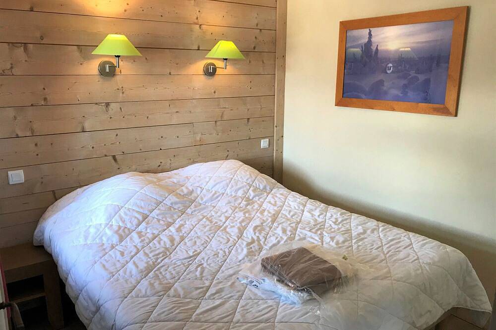 Ganze Wohnung, 3-Zi-Duplex 6-7 Pers, Zentrum, Ski-In/Ski-Out in La Tania, La Perrière