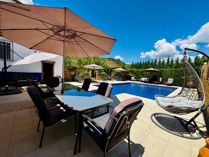 Gîte pour 2 personnes, avec piscine ainsi que jardin et vue, animaux acceptés à Loja - 3