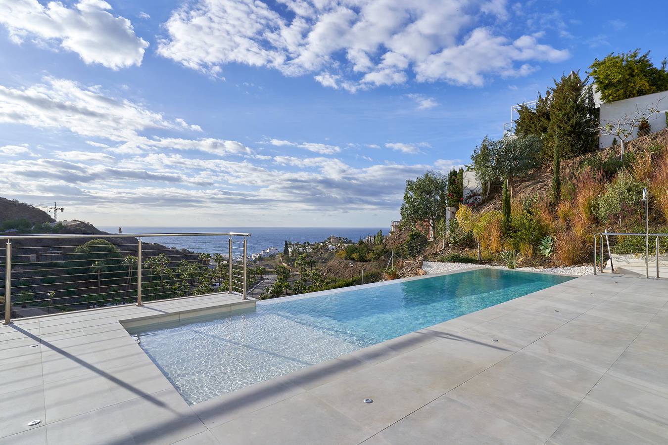 Villa 'Casa Leala Luxury' with Sea View, Wi-Fi and Air Conditioning in Torrox Costa, Torrox