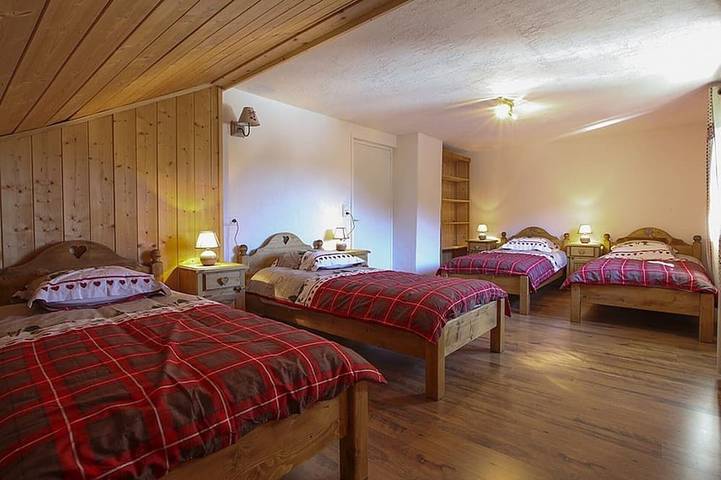 Gîte pour 7 personnes, avec balcon ainsi que jardin et piscine à Les Moussières - 2