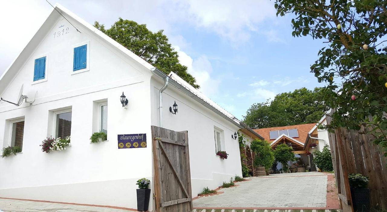 Ganze Ferienwohnung, Blauregenhof in Eltendorf, Bezirk Jennersdorf