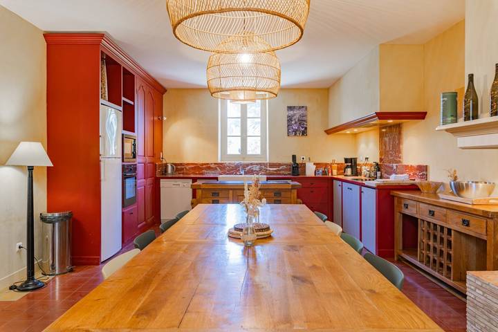Renovated Winegrower's House with Shared Pool, Wi-Fi & AC in the Heart of the Vineyards in Trèbes, Carcassonne region