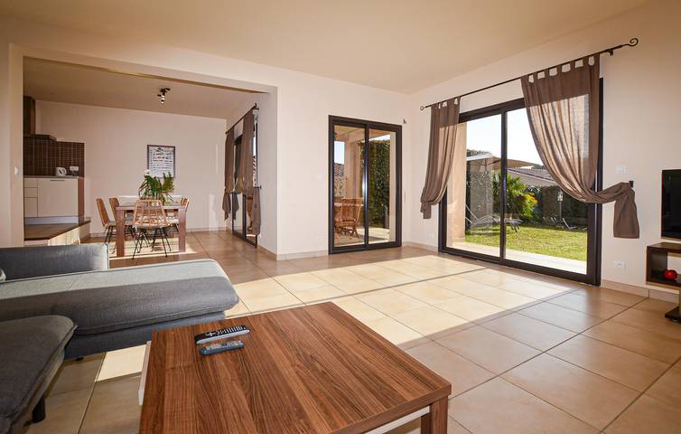 Location de vacances pour 8 personnes, avec jardin et terrasse, animaux acceptés à Vico - 4