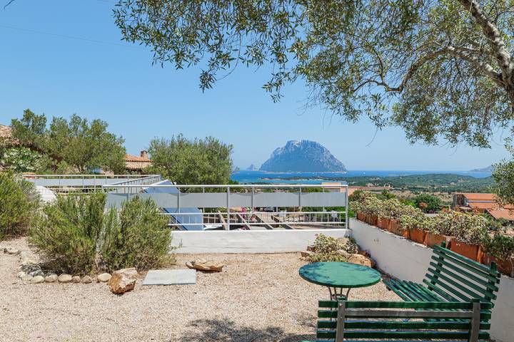 Casa vacanza per 4 persone, con giardino a Porto San Paolo