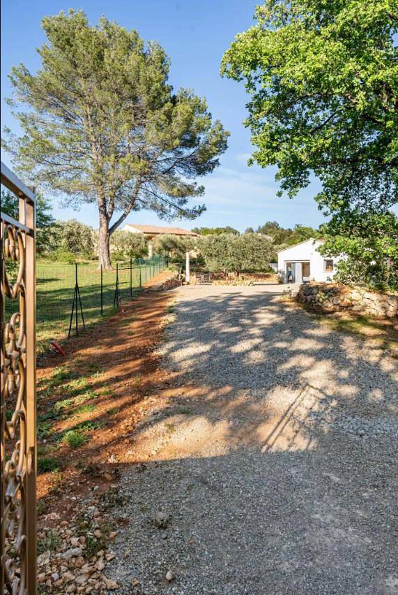 Maison d’hôte pour 2 personnes, avec vue ainsi que terrasse et jardin à Draguignan - 4