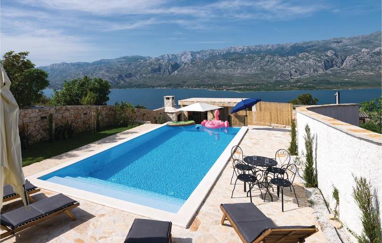 Ferienhaus für 8 Personen, mit Whirlpool und Terrasse sowie Sauna in Vinjerac