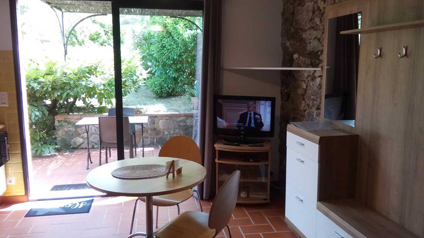 Gîte pour 2 personnes, avec terrasse dans les Pyrénées-Orientales - 3