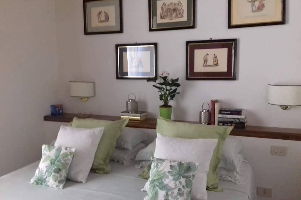 Casa de campo elegante, piscina, vew, Wifi, en un pueblo cerca de Montalcino in San Giovanni d'Asso, Montalcino