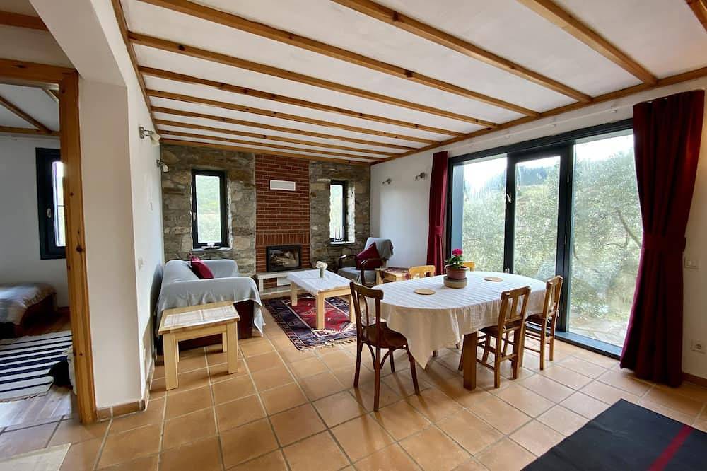 Lamin House with private pool in nature, Ephesus Holiday Rentals in Ephesos