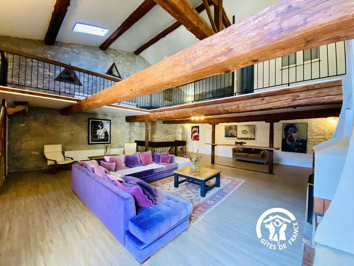 Gîte pour 14 personnes, avec piscine et jacuzzi ainsi que sauna et jardin