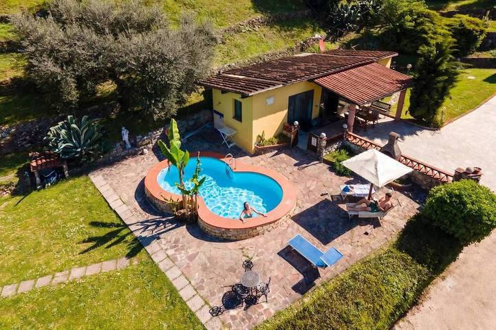 Gîte pour 4 personnes, avec Jacuzzi et Jardin