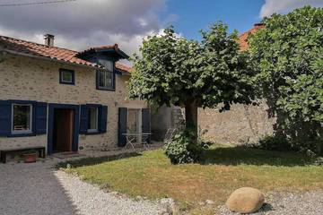 Gîte pour 4 personnes, avec jardin à Labarthe-Rivière