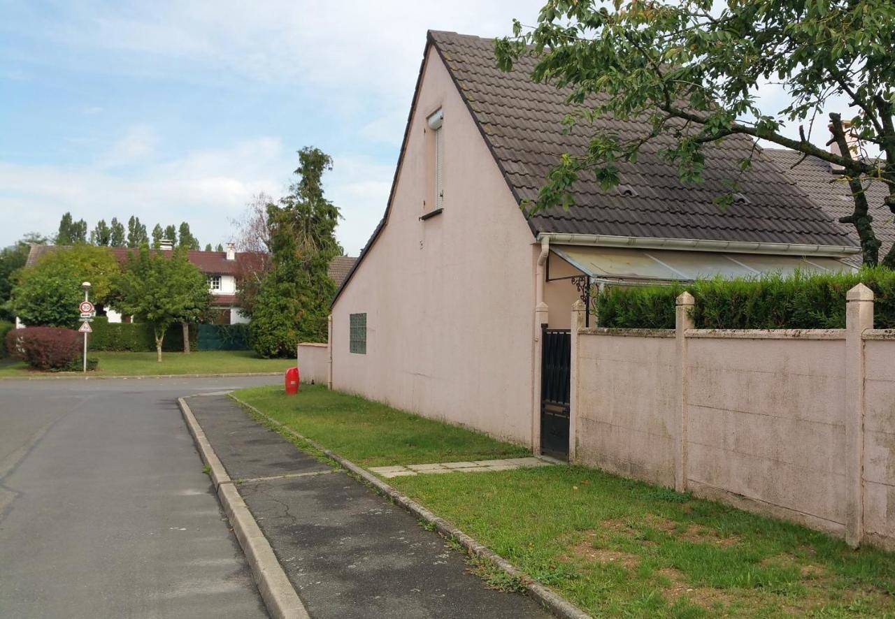 Le Mas des Loups in Égly, Essonne