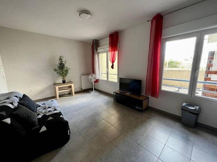 Location de vacances pour 2 personnes, avec piscine et terrasse à Juvignac