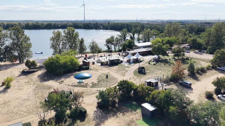 Camping für 4 Personen, mit Terrasse und Sauna sowie Seeblick in Sachsen-Anhalt