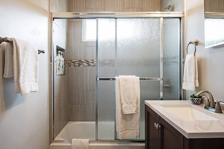 Vacation rental for 6 people, with yard in Culver City