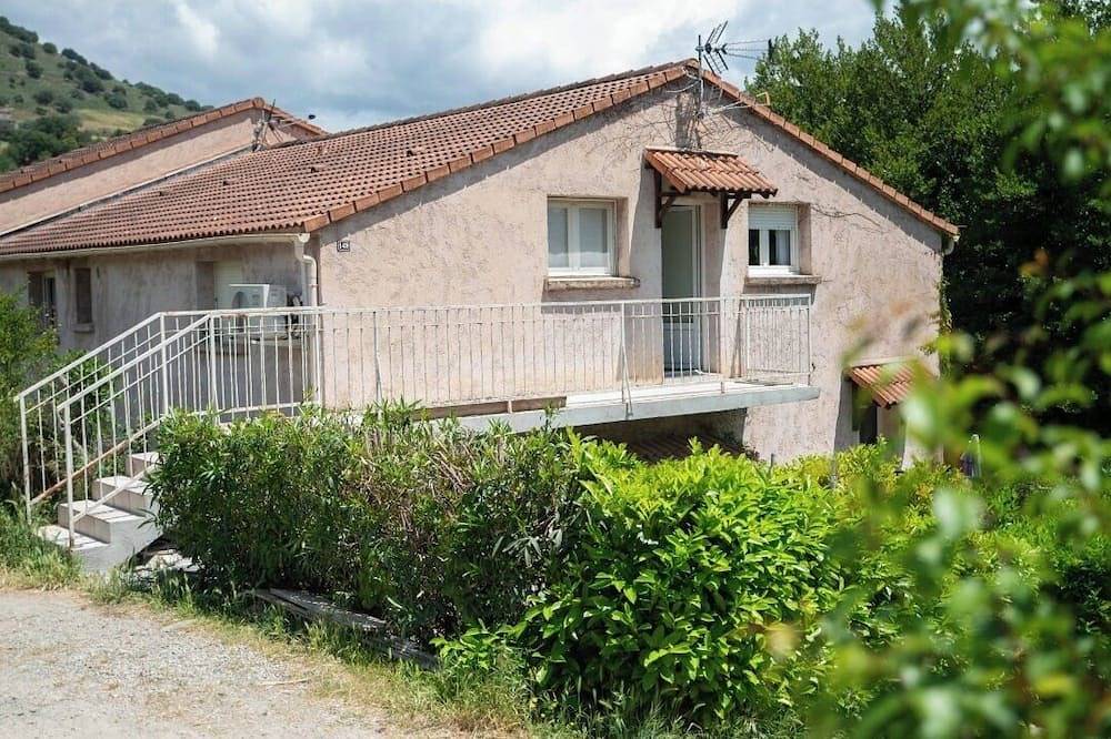 Entire apartment, Quiet, cocooning apartment 1.2km from the center. Mountain and river views nearby in Corte, Parc naturel régional de Corse