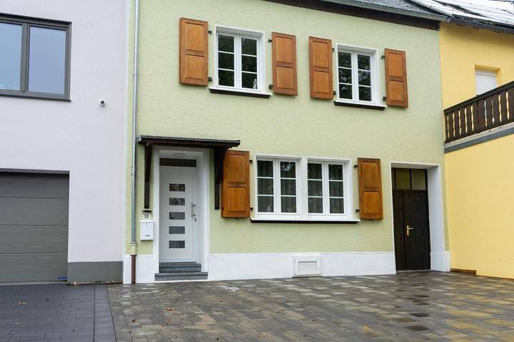 Ferienwohnung für 6 Personen, mit Garten und Ausblick in Schweich