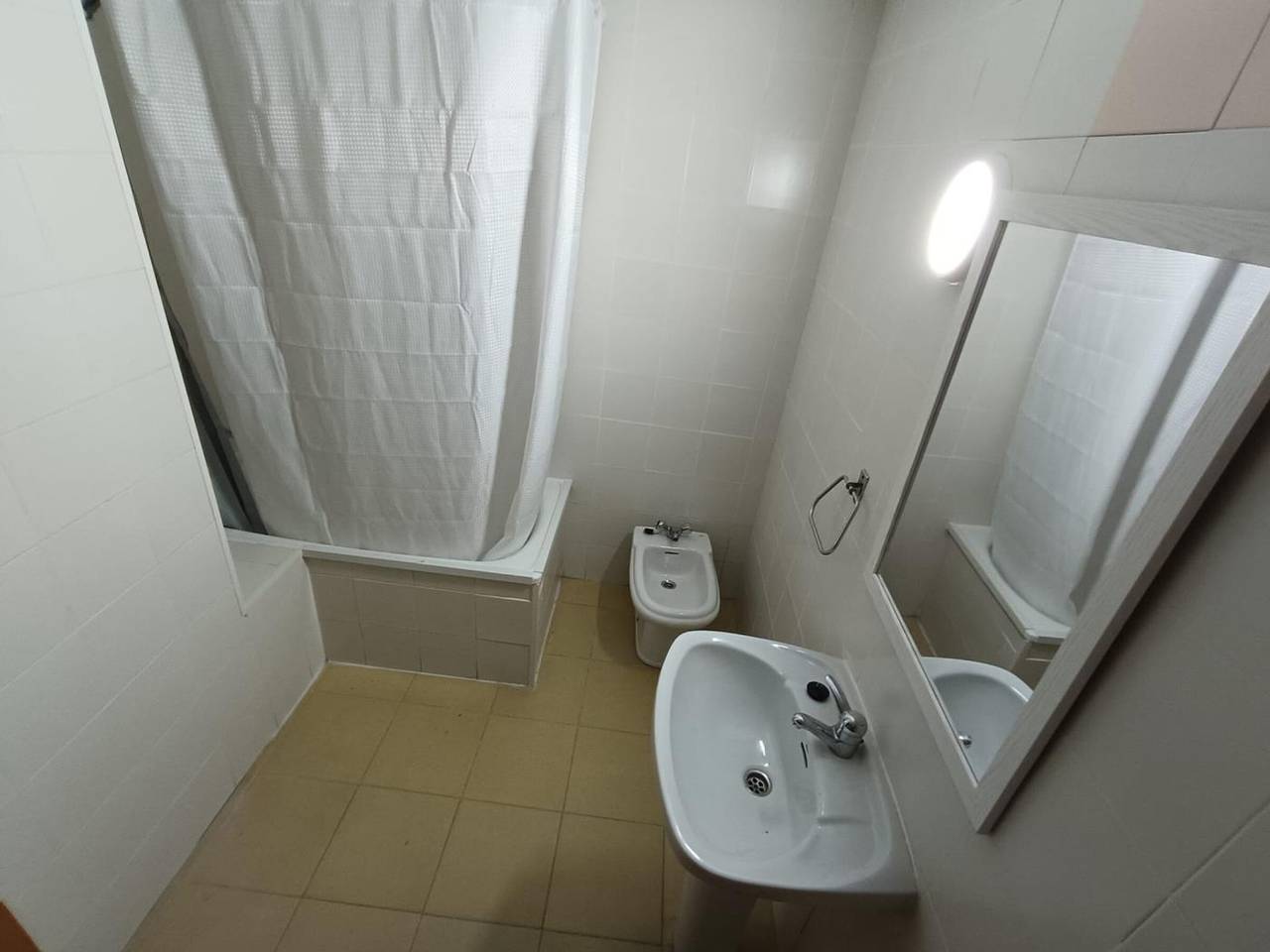 Entire apartment, Apartment in Blanes, near the beach, for 4/6 people with pool in Els Pins Blanes, Blanes