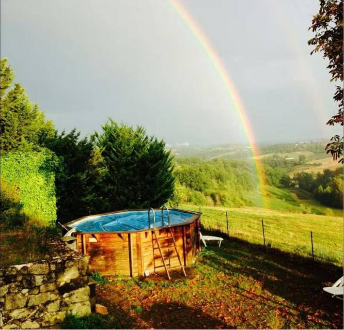 Location de vacances pour 8 personnes, avec Terrasse ainsi que Jardin et Piscine à Cazes-Mondenard